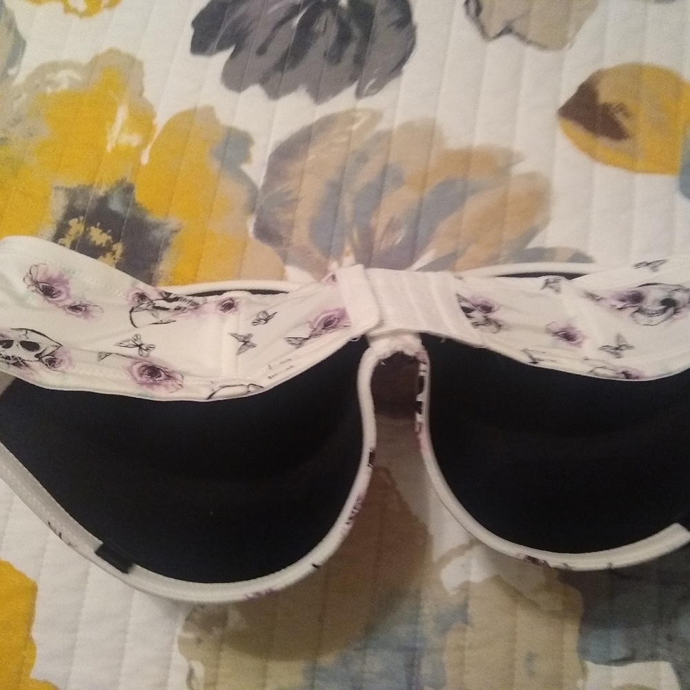 Strapless bra